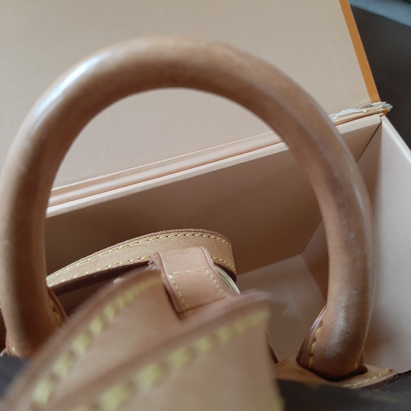 Louis Vuitton backpack 1/2 listing - Picture 7 of 16